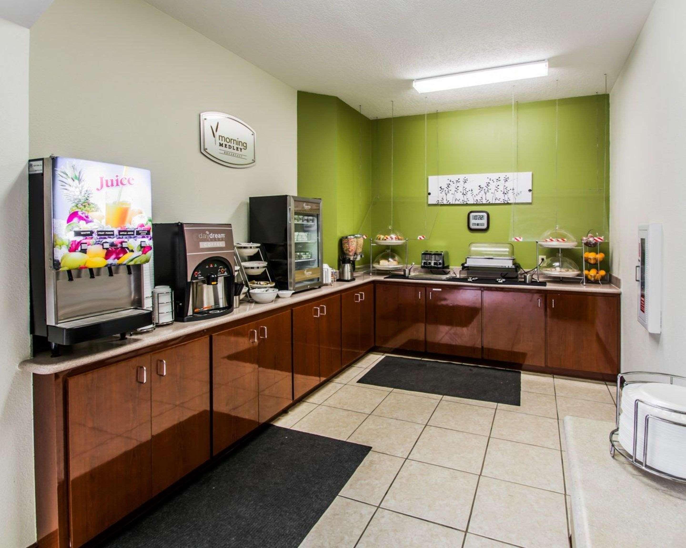 Sleep Inn & Suites Orlando International Airport Exterior photo