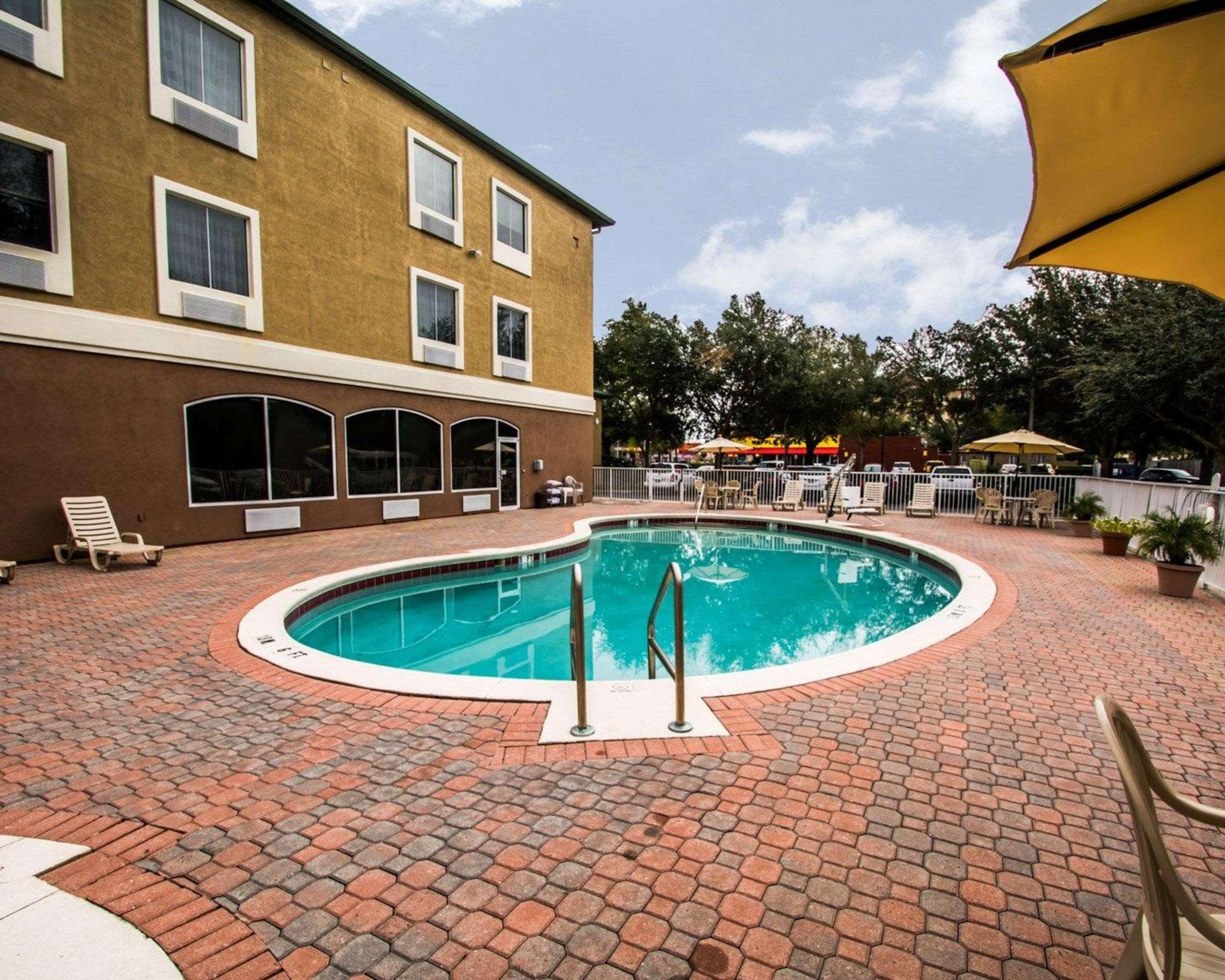 Sleep Inn & Suites Orlando International Airport Exterior photo